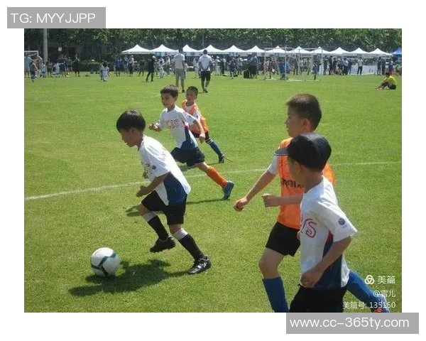 麦克阿瑟精彩突破连过数人恩加德乌因战术犯规被黄牌警告